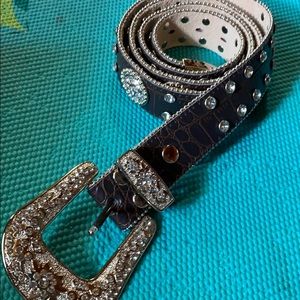 Rhinestone belt with concho details